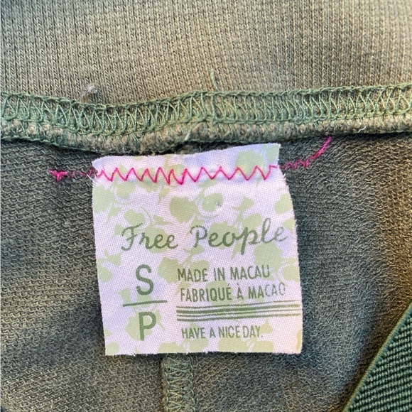 Women's Free People Pants Green Solid Bloomers Pocket S Wide Baggy Casual Chic - Picture 2 of 10